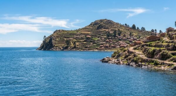 COPACABANA & ISLAS: Tour 2 Días/1 Noche desde La Paz